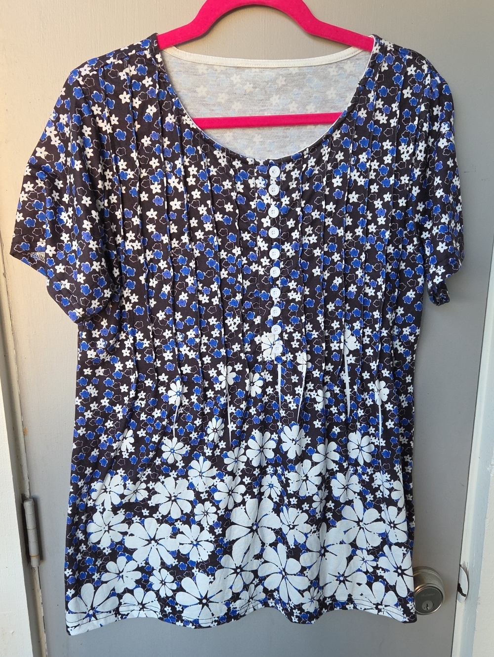 Women’s Blue Floral Button-Front Top